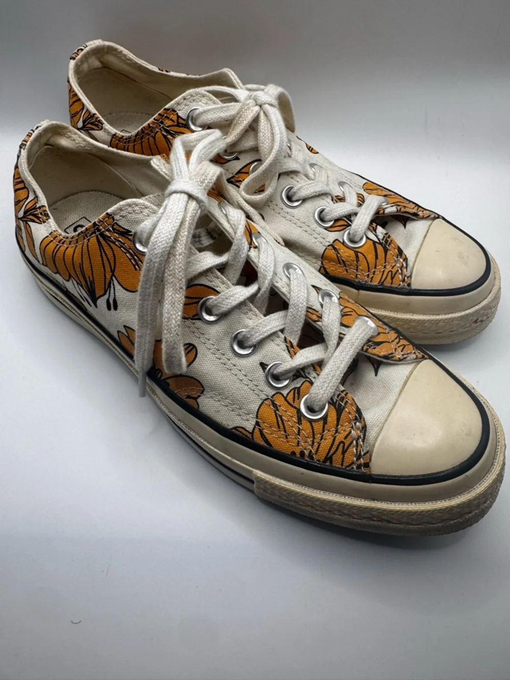 Converse Floral Chuck Taylor Low Top Sneakers Orange Print Size 7.5 - Picture 2 of 6